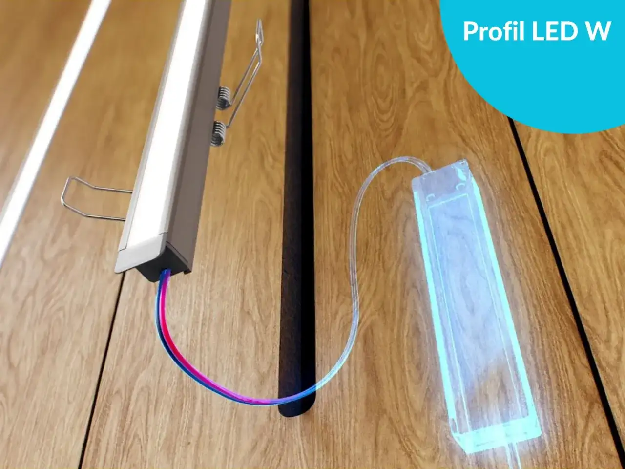 Oświetlenie LED w ścianie - profile, taśmy i montaż